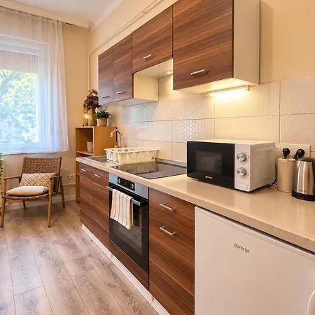 Revay Apartmán *